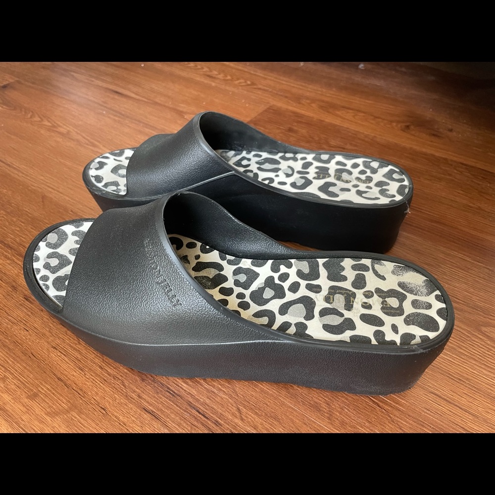 Almost new Lemon Jelly Sandals. Size 11/41